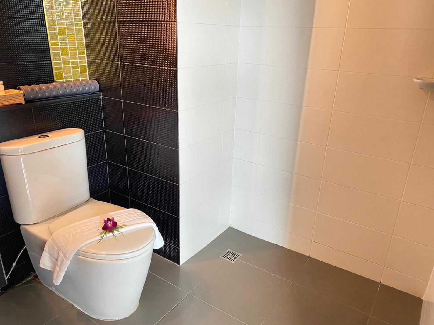 Siva Royal Hotel Phatthalung Bagian luar foto