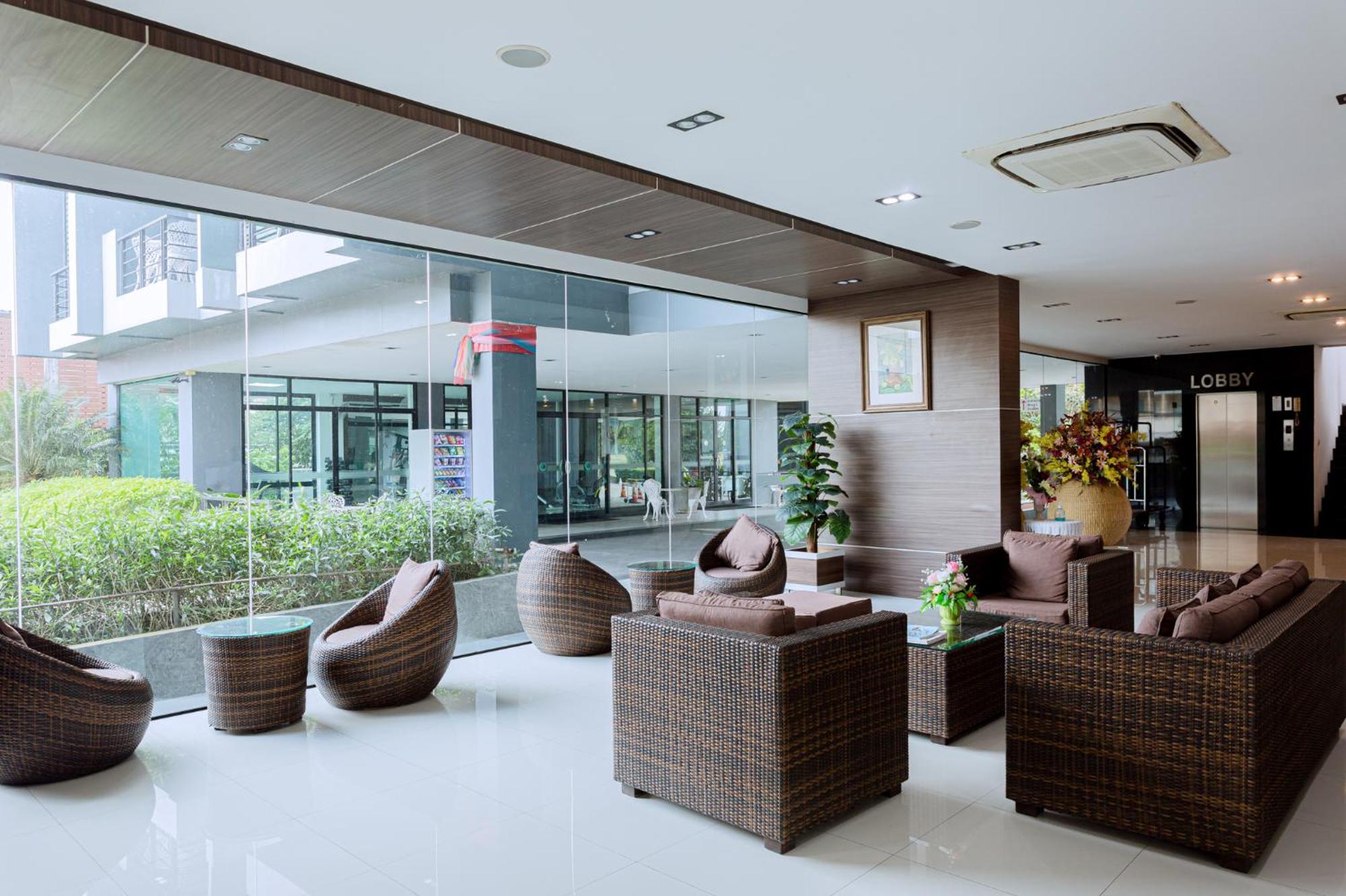 Siva Royal Hotel Phatthalung Bagian luar foto