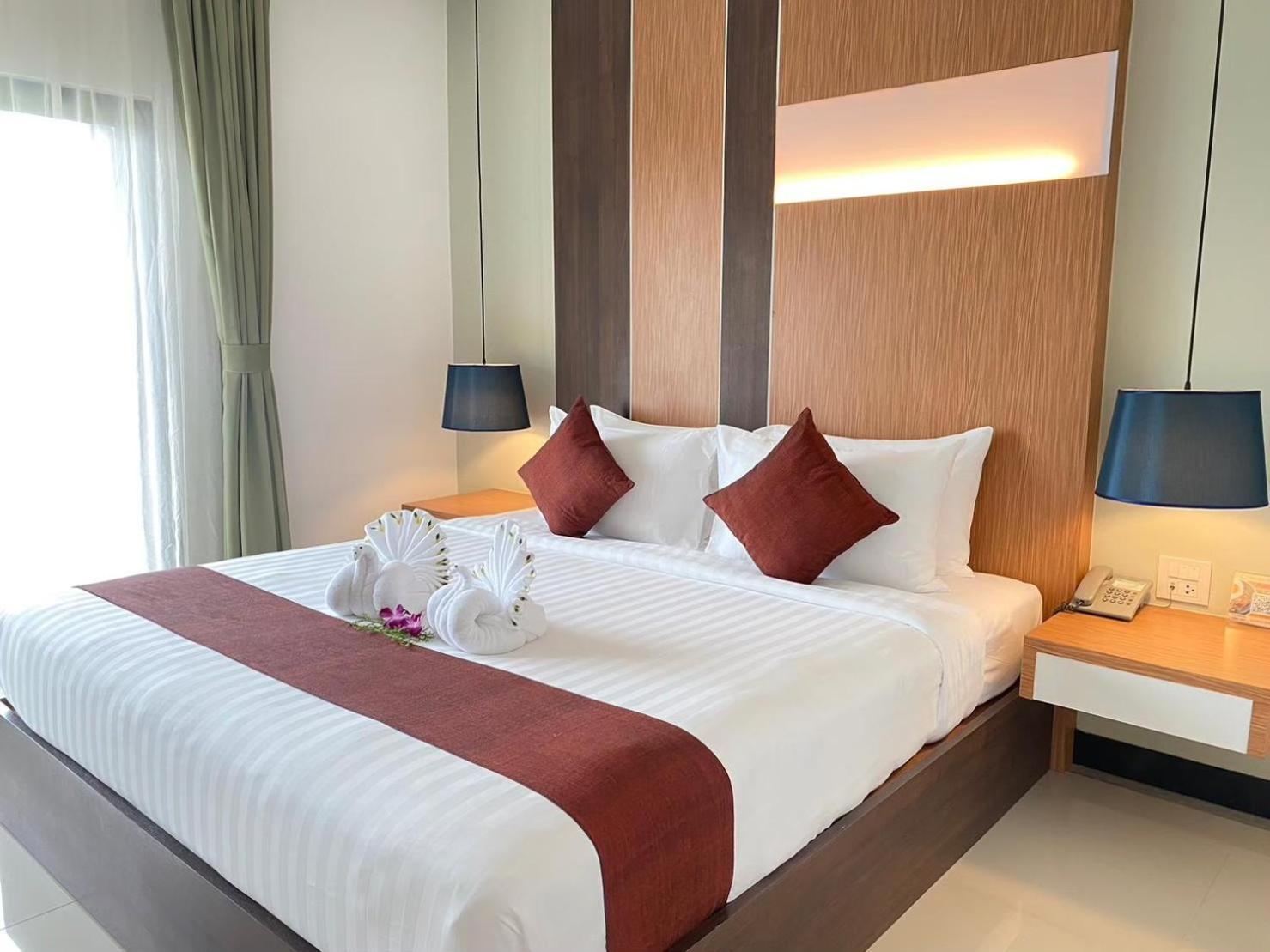 Siva Royal Hotel Phatthalung Bagian luar foto