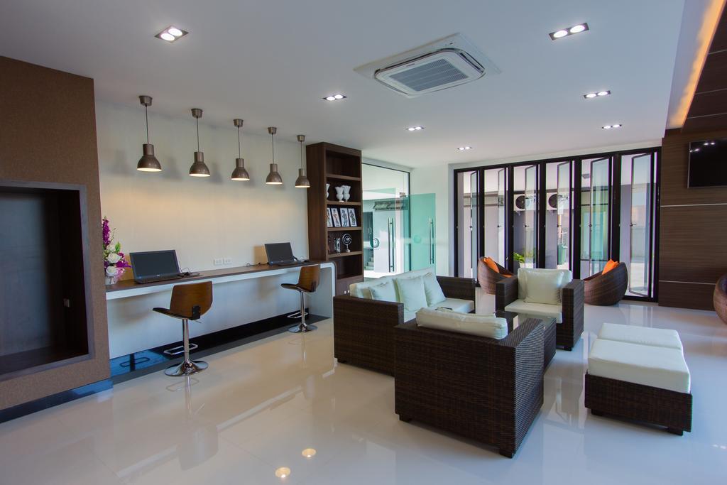 Siva Royal Hotel Phatthalung Bagian luar foto